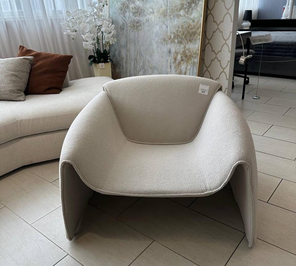 Интерьерное кресло D439 бежевый